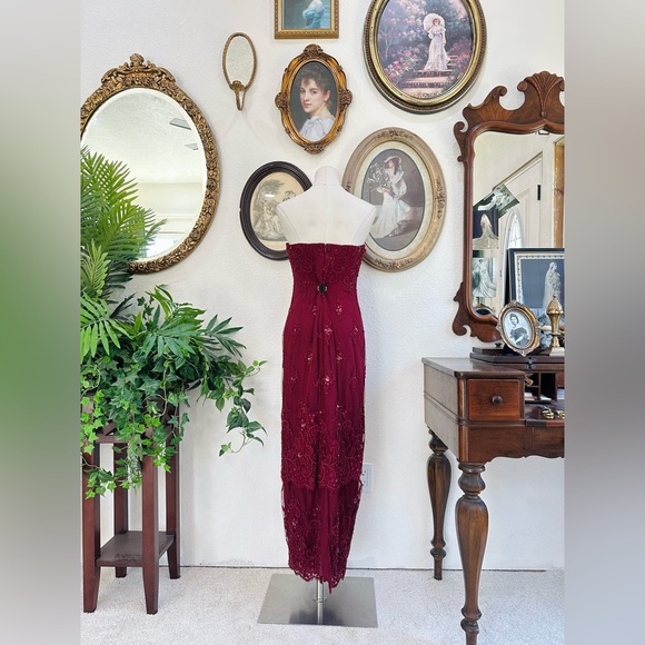 Vintage Burgundy Beaded Strapless Gown - Size 6 - Picture 7 of 8